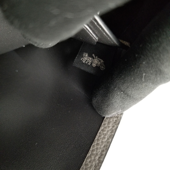 COACH Men's Billfold wallet - Picture 13 of 16